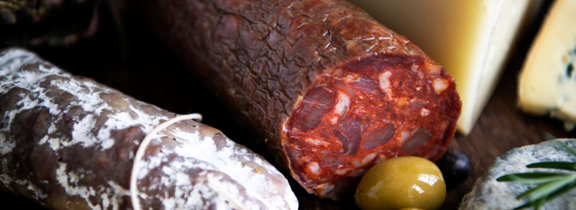 Muffe: preziosi alleati o pericolosi nemici nella produzione dei salumi?