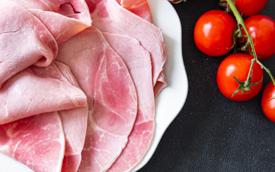 Nitriti e nitrati in salumi e formaggi: l'Europa ne abbassa i limiti