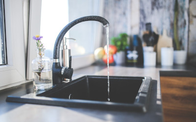 Acqua del rubinetto: fiducia, qualità e consigli per l’uso sicuro