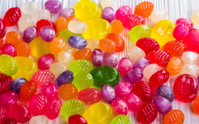 La FDA vieta l'eritrosina (E127): cosa significa per la salute e la sicurezza alimentare